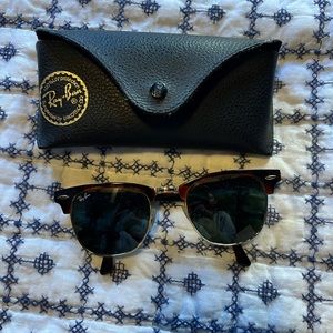 Ray-Ban Women’s Sunglasses with Case and cloth